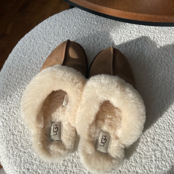 Uggs - Picture 5 of 5